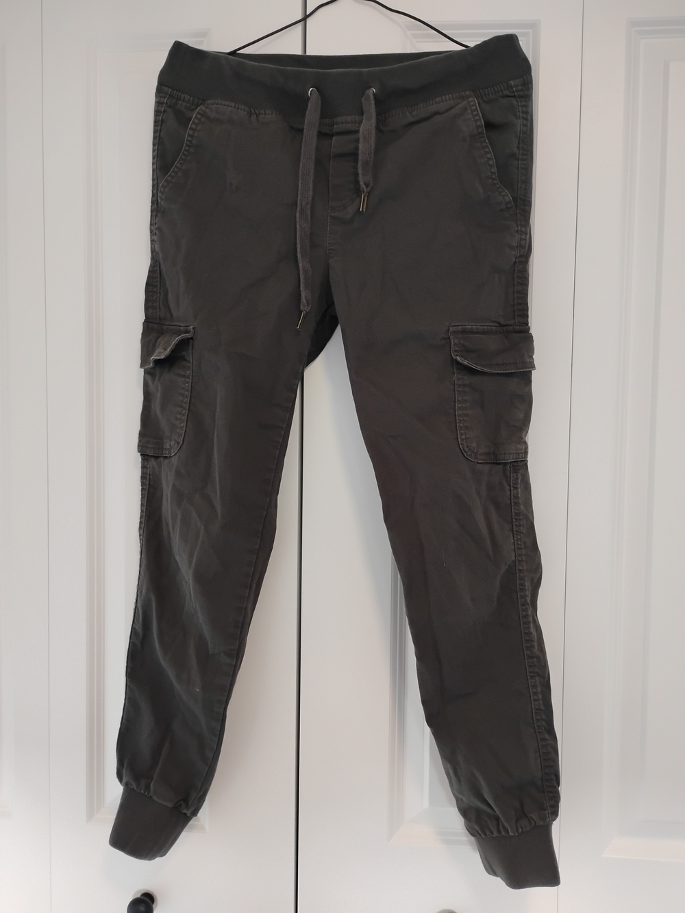 Harlow Men's Cargo Joggers in Charcoal